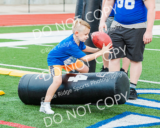 youth football camp 7.27.21 (16 of 25)